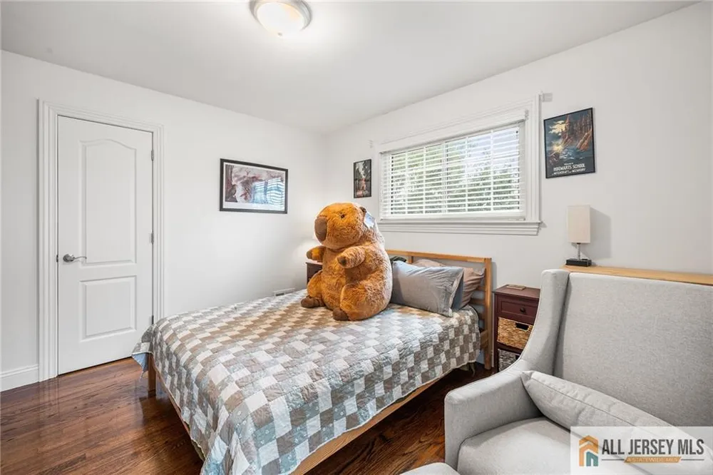 122 Benart Place Middlesex, NJ 08846