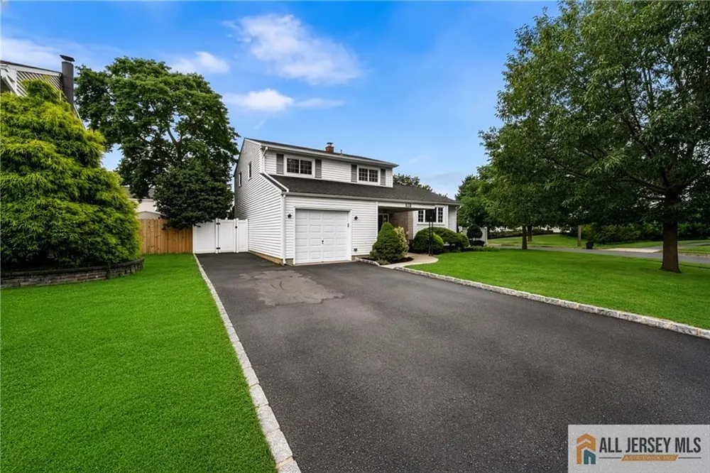 122 Benart Place Middlesex, NJ 08846