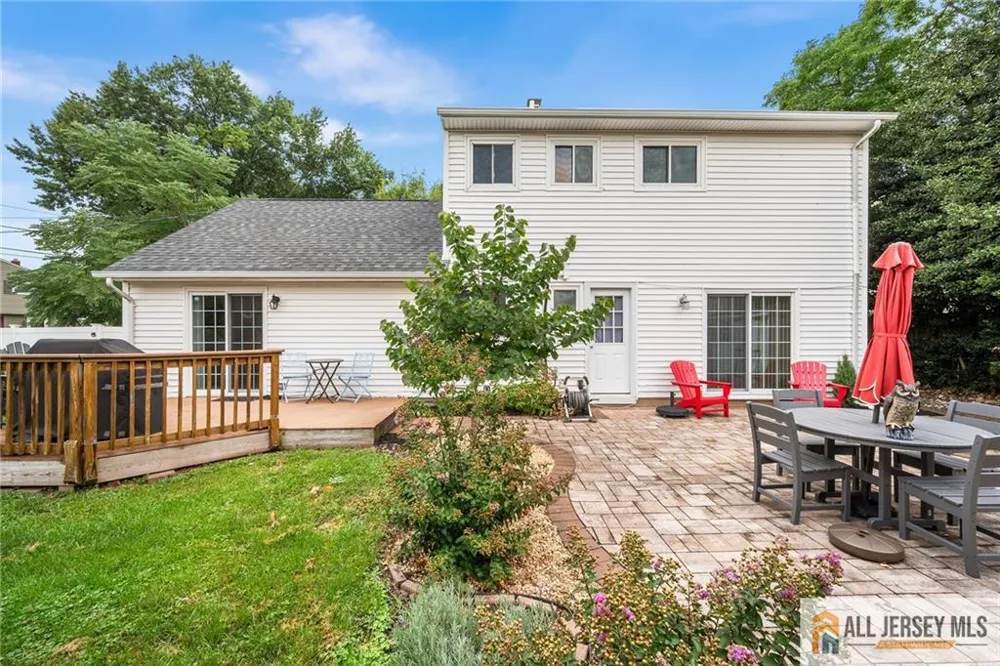 122 Benart Place Middlesex, NJ 08846