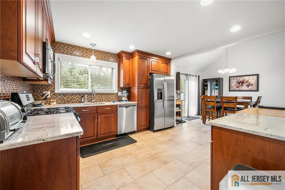 122 Benart Place Middlesex, NJ 08846