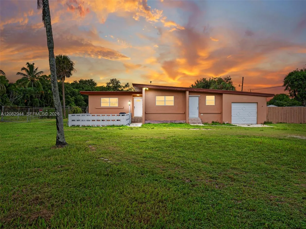 4475 Kirk Rd Lake Worth, FL 33461