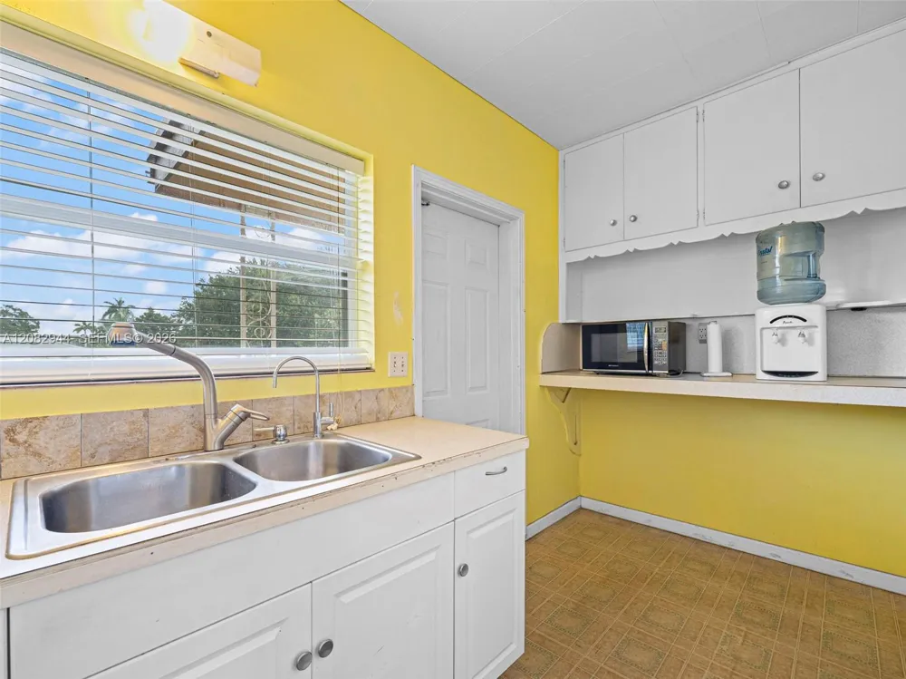 4475 Kirk Rd Lake Worth, FL 33461