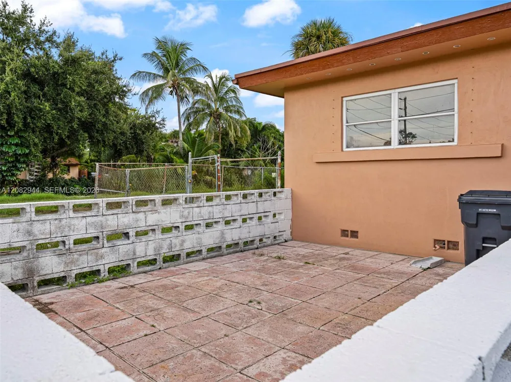 4475 Kirk Rd Lake Worth, FL 33461