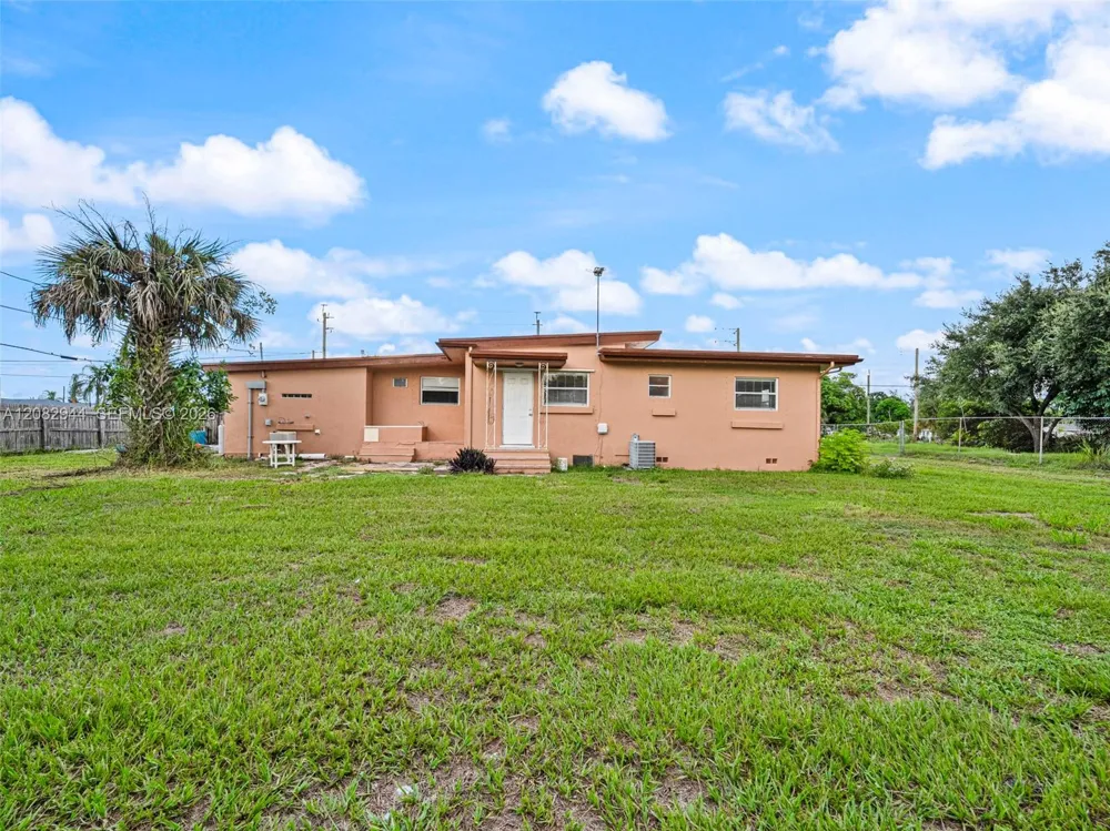 4475 Kirk Rd Lake Worth, FL 33461