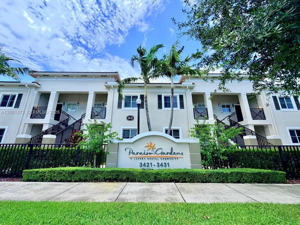 3429 W 80th St #201 Hialeah, FL 33018