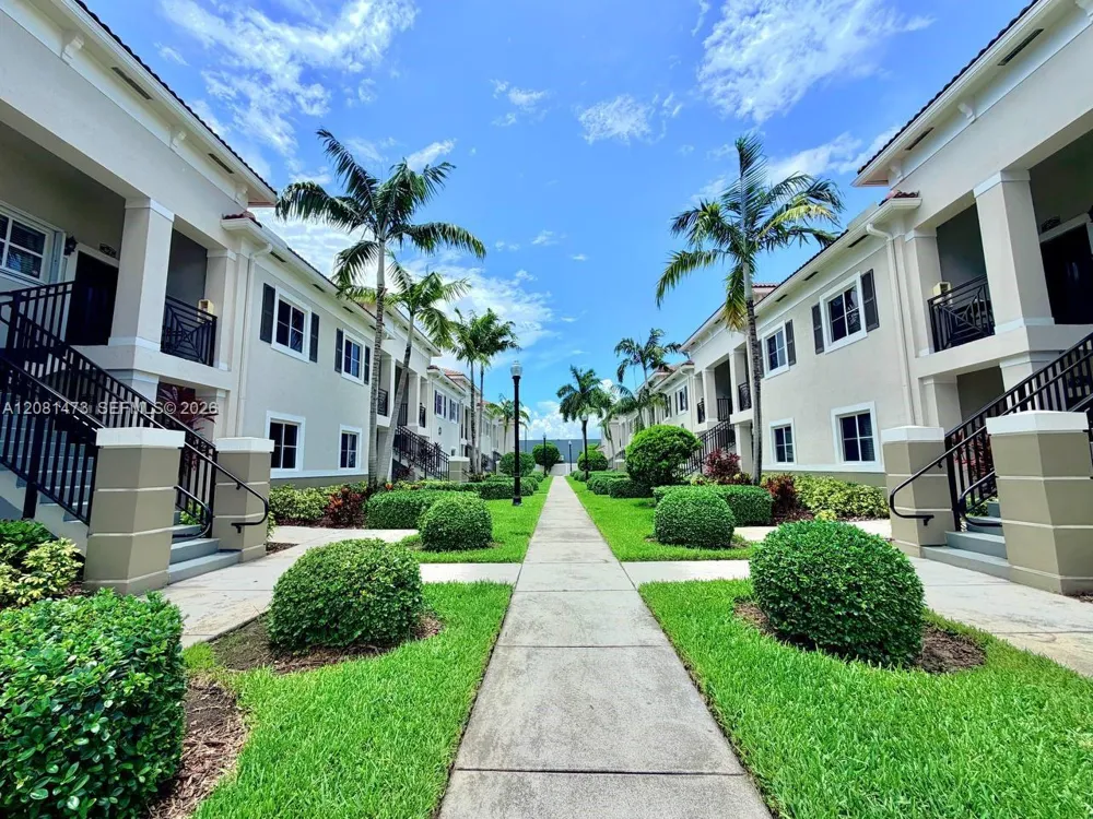 3429 W 80th St #201 Hialeah, FL 33018