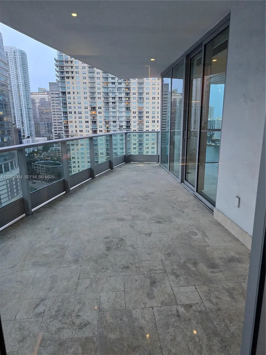 1331 Brickell Bay Dr #2102 Miami, FL 33131