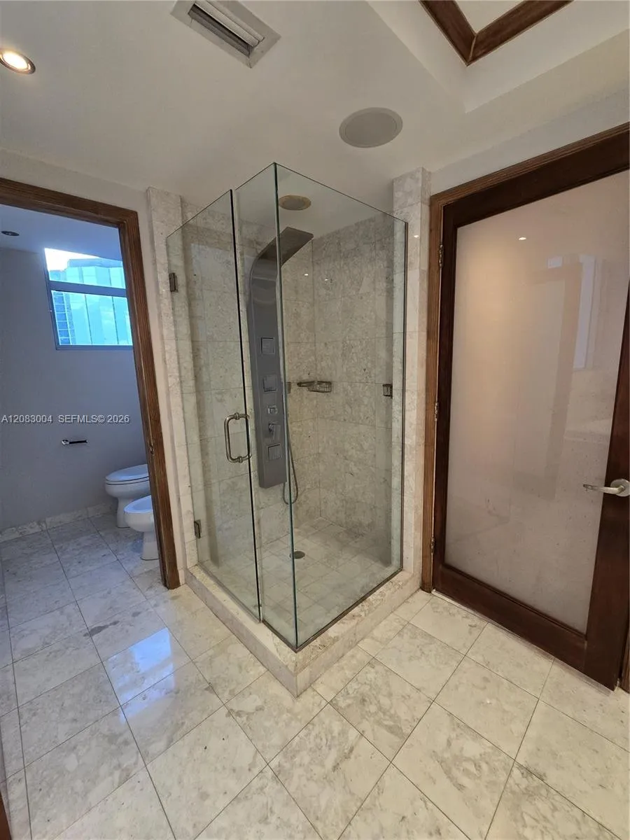 1331 Brickell Bay Dr #2102 Miami, FL 33131