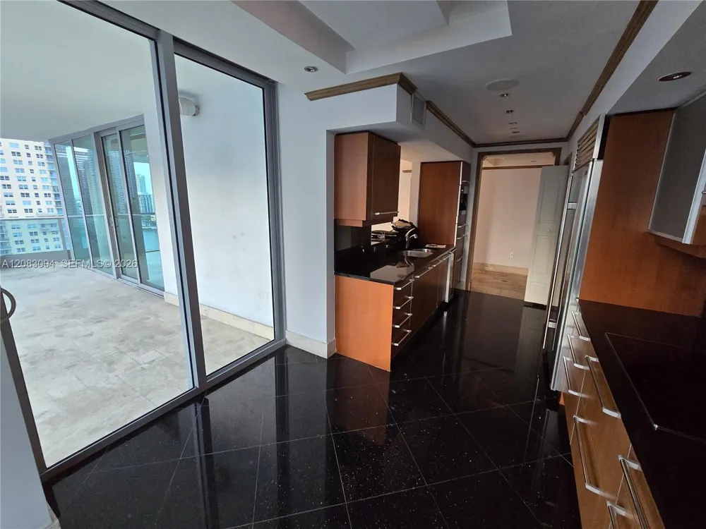 1331 Brickell Bay Dr #2102 Miami, FL 33131