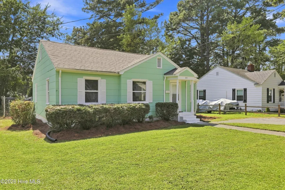 911 Bartlett Avenue Elizabeth City, NC 27909