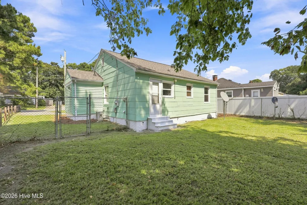 911 Bartlett Avenue Elizabeth City, NC 27909