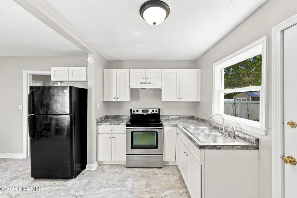 911 Bartlett Avenue Elizabeth City, NC 27909