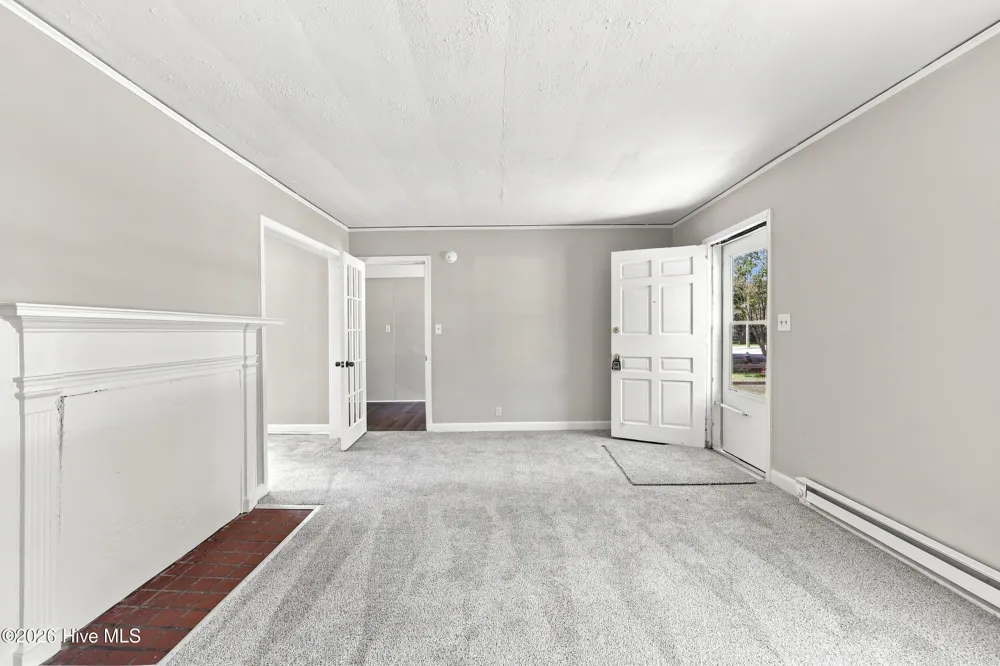 911 Bartlett Avenue Elizabeth City, NC 27909