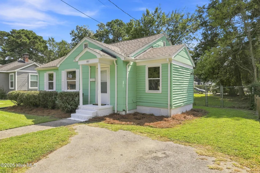 911 Bartlett Avenue Elizabeth City, NC 27909