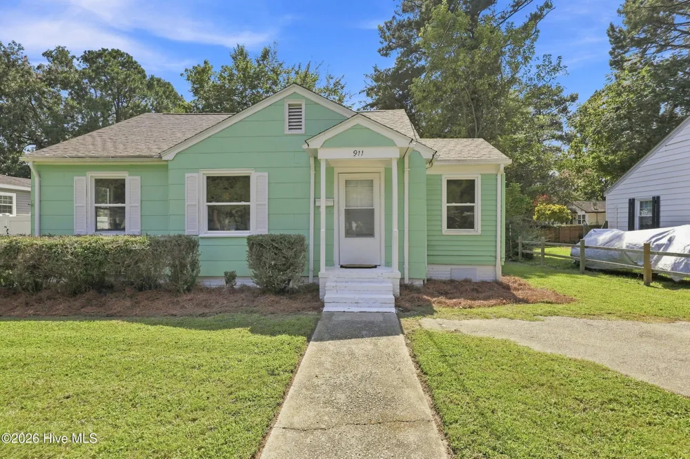 911 Bartlett Avenue Elizabeth City, NC 27909