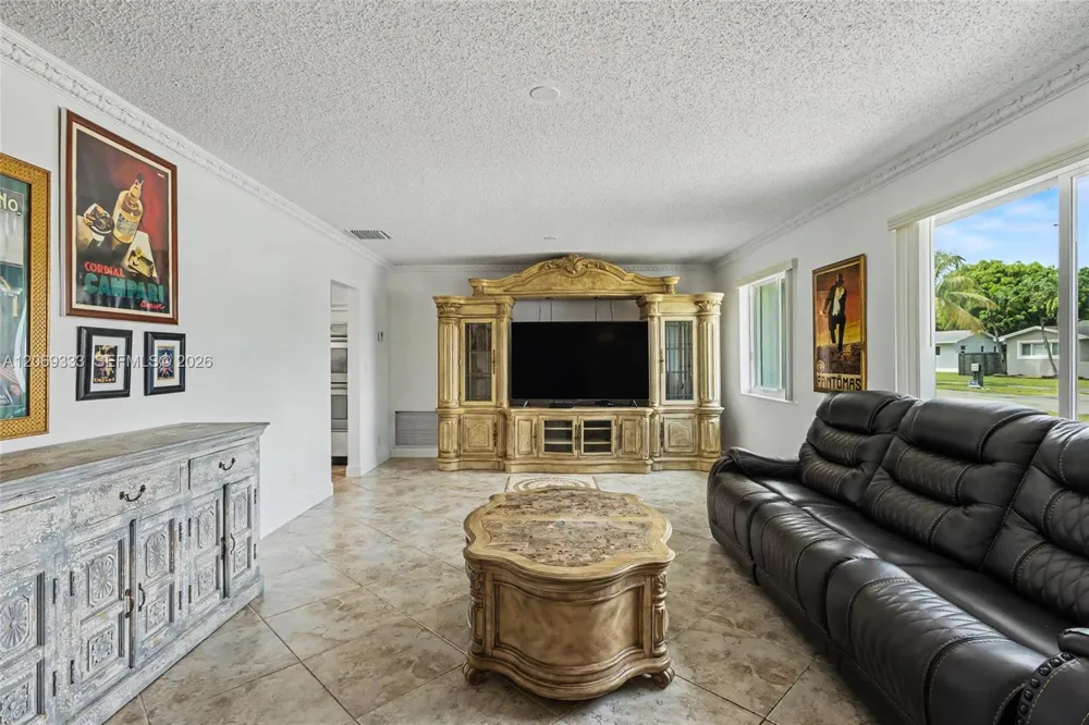 8460 SW 201st St Cutler Bay, FL 33189