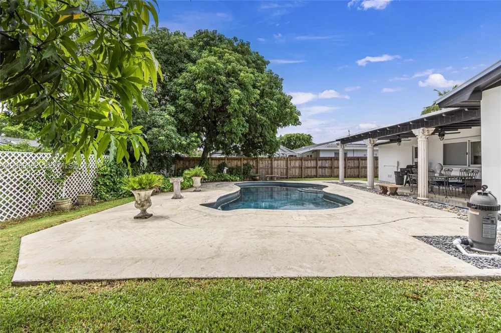 8460 SW 201st St Cutler Bay, FL 33189