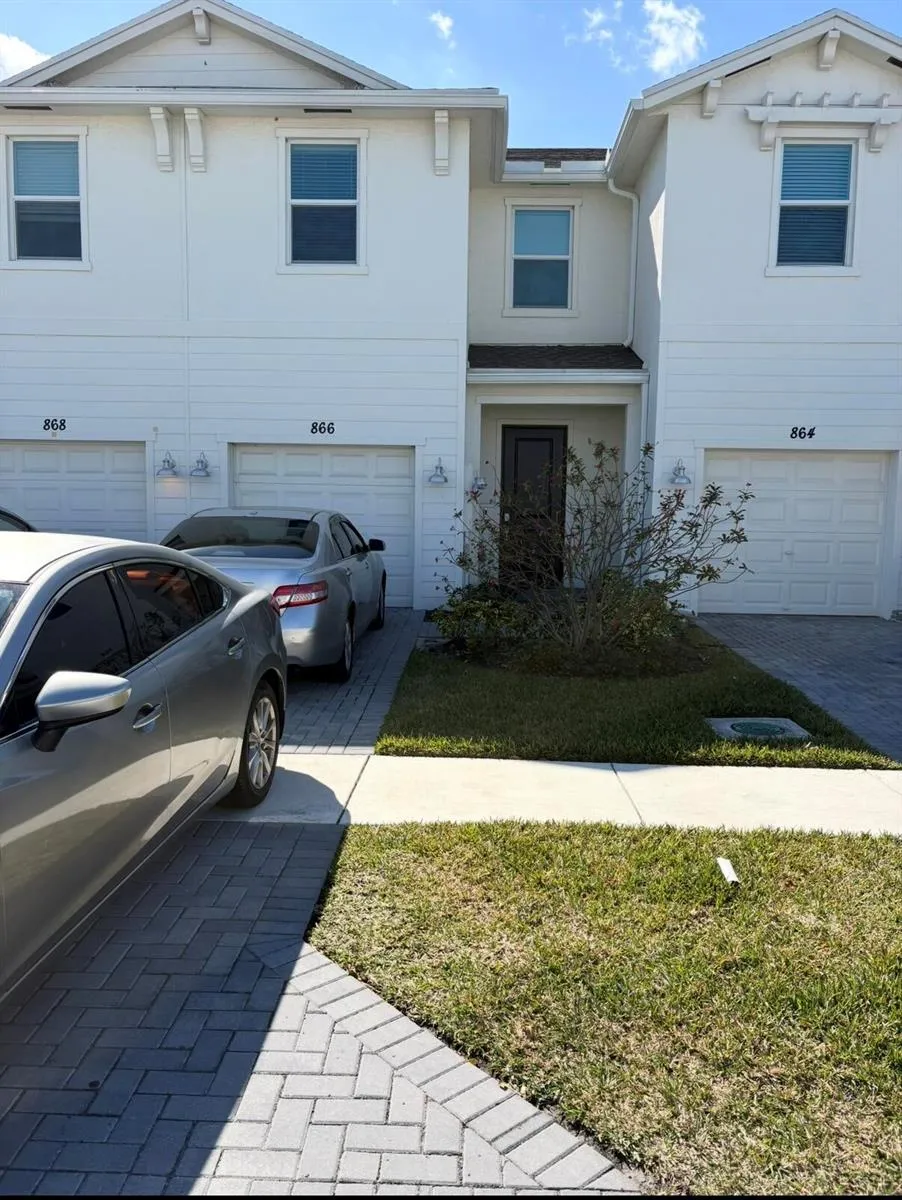 866 SE Grovebush Lane Port St. Lucie, FL 34984