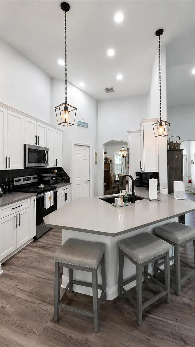 5422 COLUMBUS BOULEVARD Sebring, FL 33872