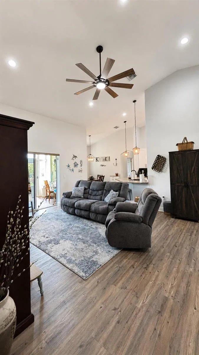 5422 COLUMBUS BOULEVARD Sebring, FL 33872