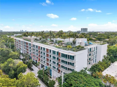 2200 Brickell Ave #202