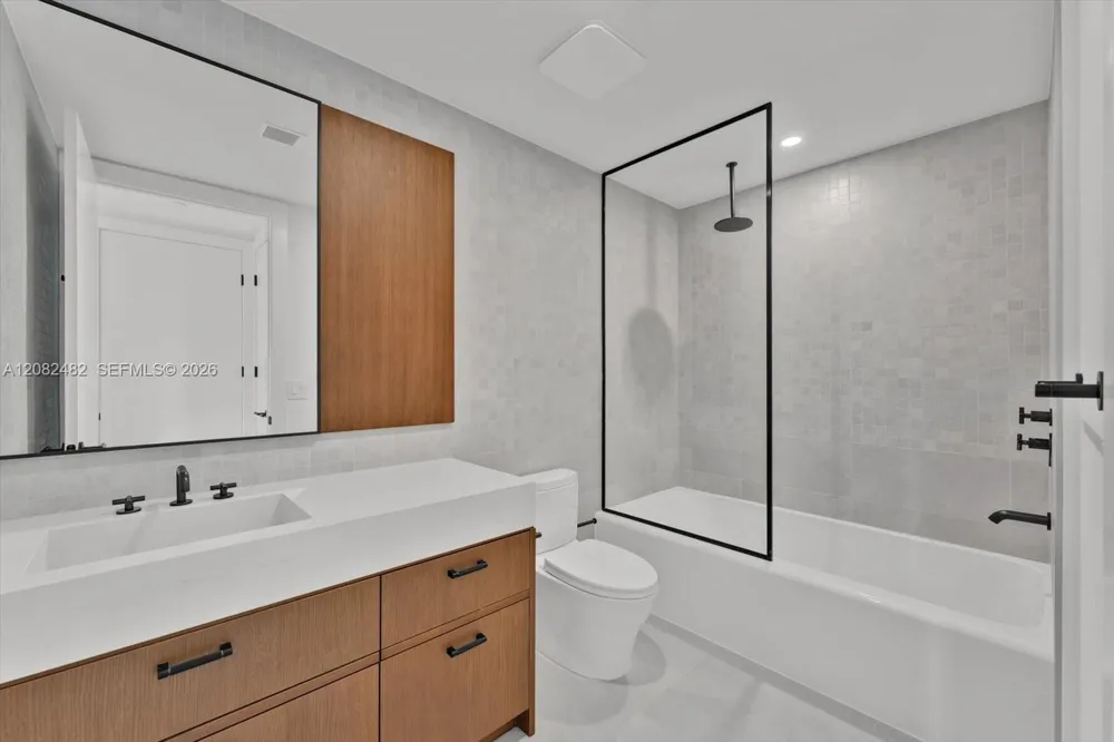 2200 Brickell Ave #202 Miami, FL 33129