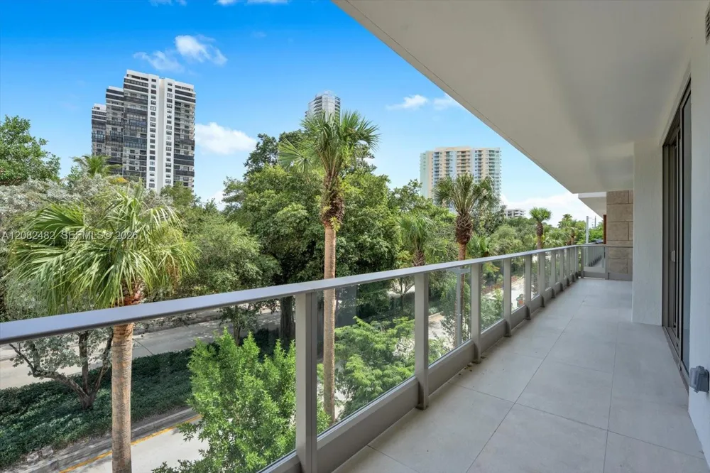 2200 Brickell Ave #202 Miami, FL 33129