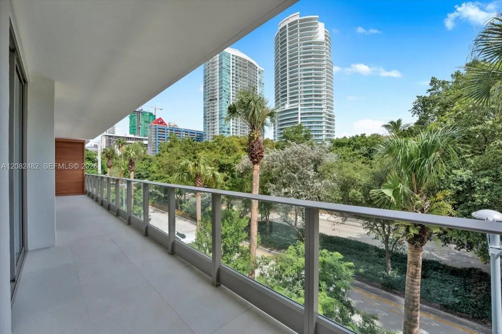 2200 Brickell Ave #202 Miami, FL 33129