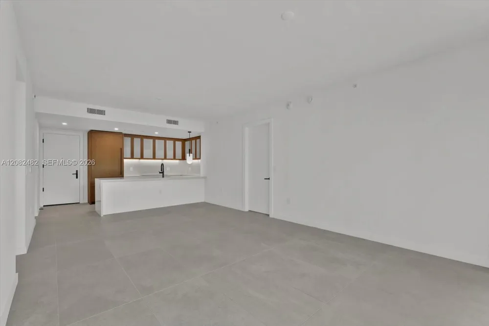 2200 Brickell Ave #202 Miami, FL 33129