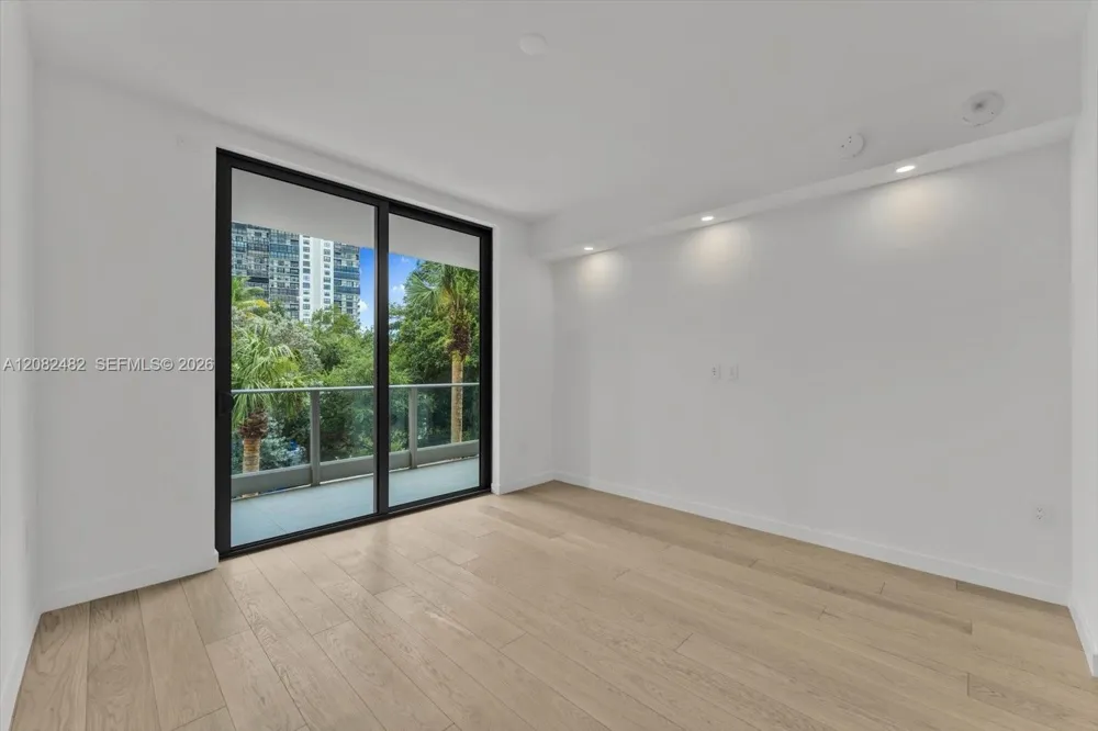 2200 Brickell Ave #202 Miami, FL 33129