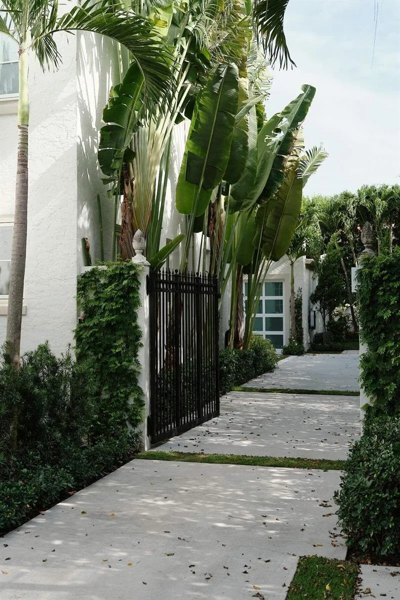 130 Brazilian Avenue Palm Beach, FL 33480