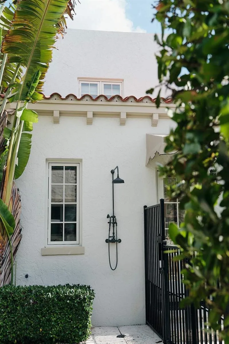 130 Brazilian Avenue Palm Beach, FL 33480