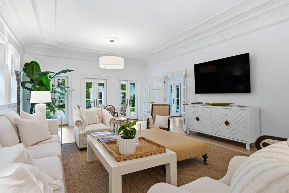 130 Brazilian Avenue Palm Beach, FL 33480