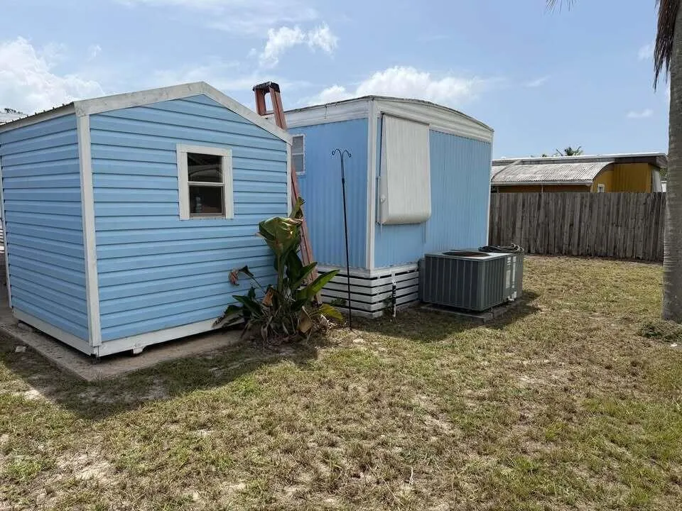 8364 SE Sandy Lane Hobe Sound, FL 33455