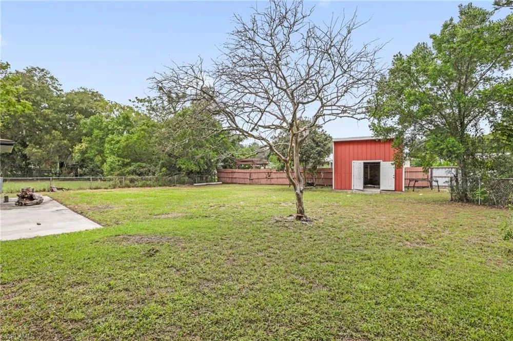 2012 Helms Avenue Leesburg, FL 34748