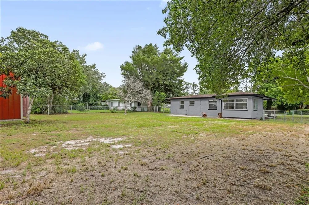 2012 Helms Avenue Leesburg, FL 34748