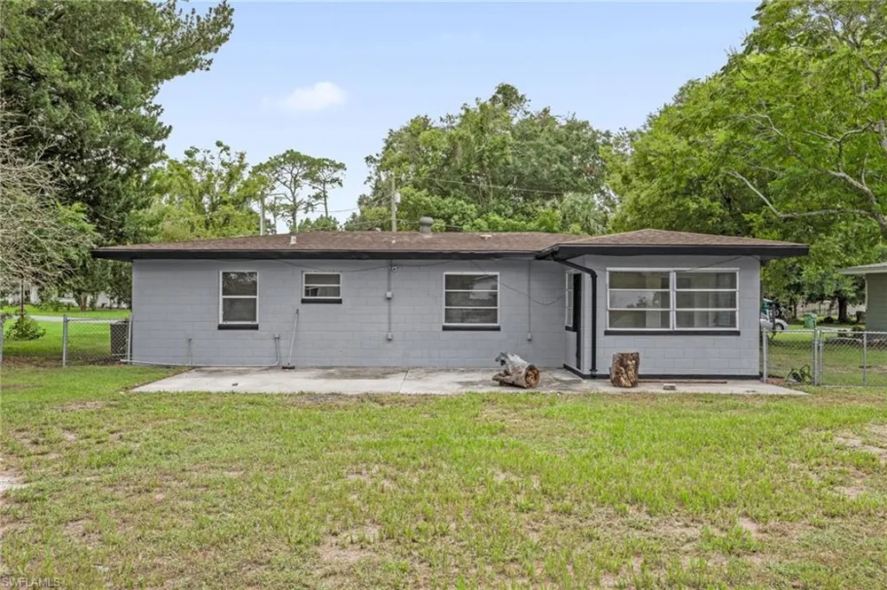 2012 Helms Avenue Leesburg, FL 34748