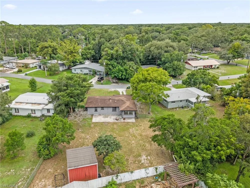 2012 Helms Avenue Leesburg, FL 34748