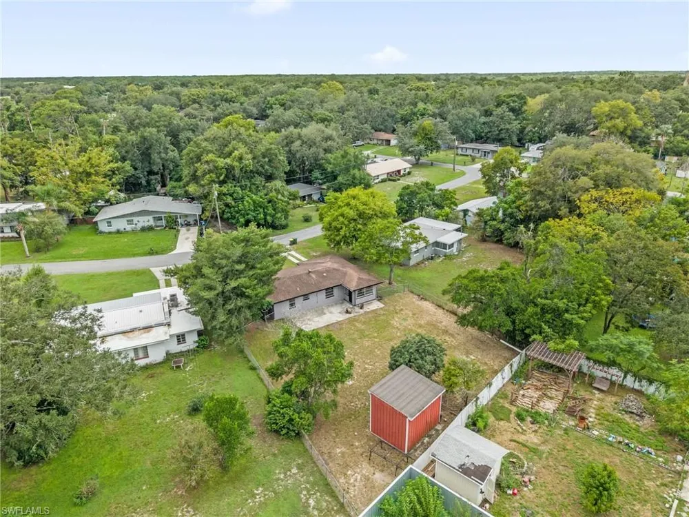 2012 Helms Avenue Leesburg, FL 34748