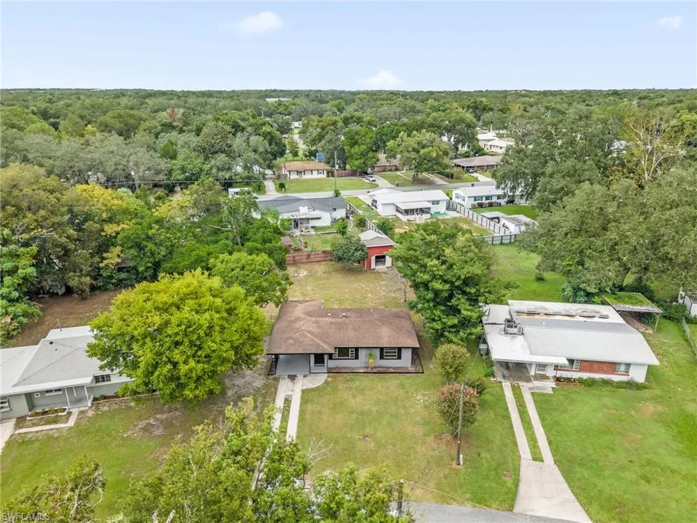 2012 Helms Avenue Leesburg, FL 34748
