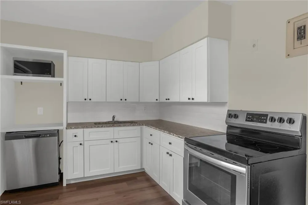 2012 Helms Avenue Leesburg, FL 34748