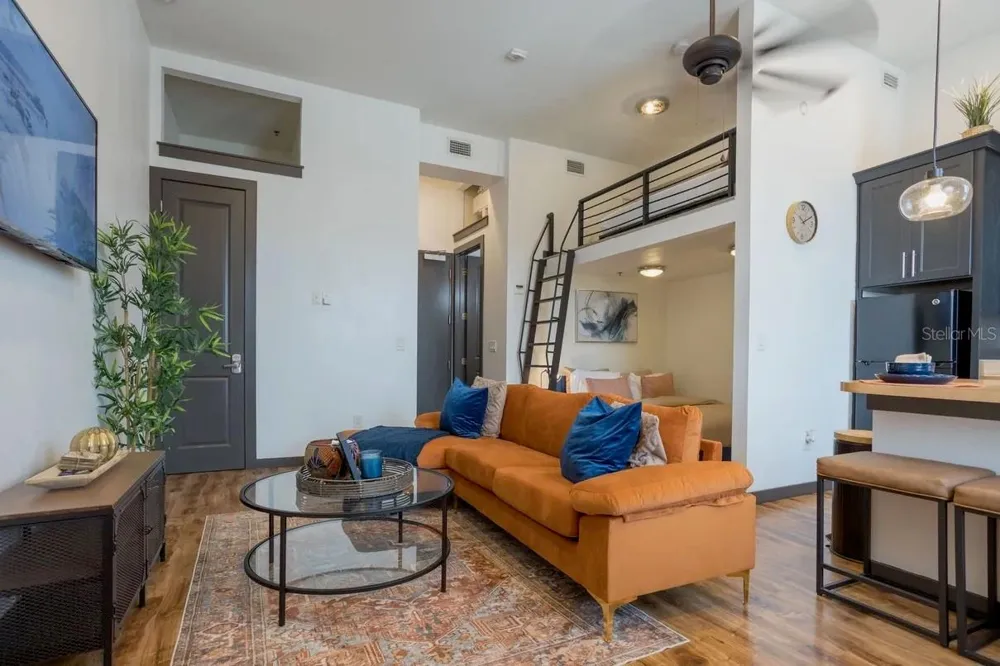 2004 HOWARD AVENUE #101 Tampa, FL 33607