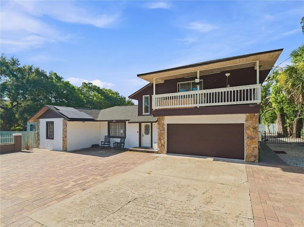 9613 SIX MILE CREEK ROAD Tampa, FL 33610