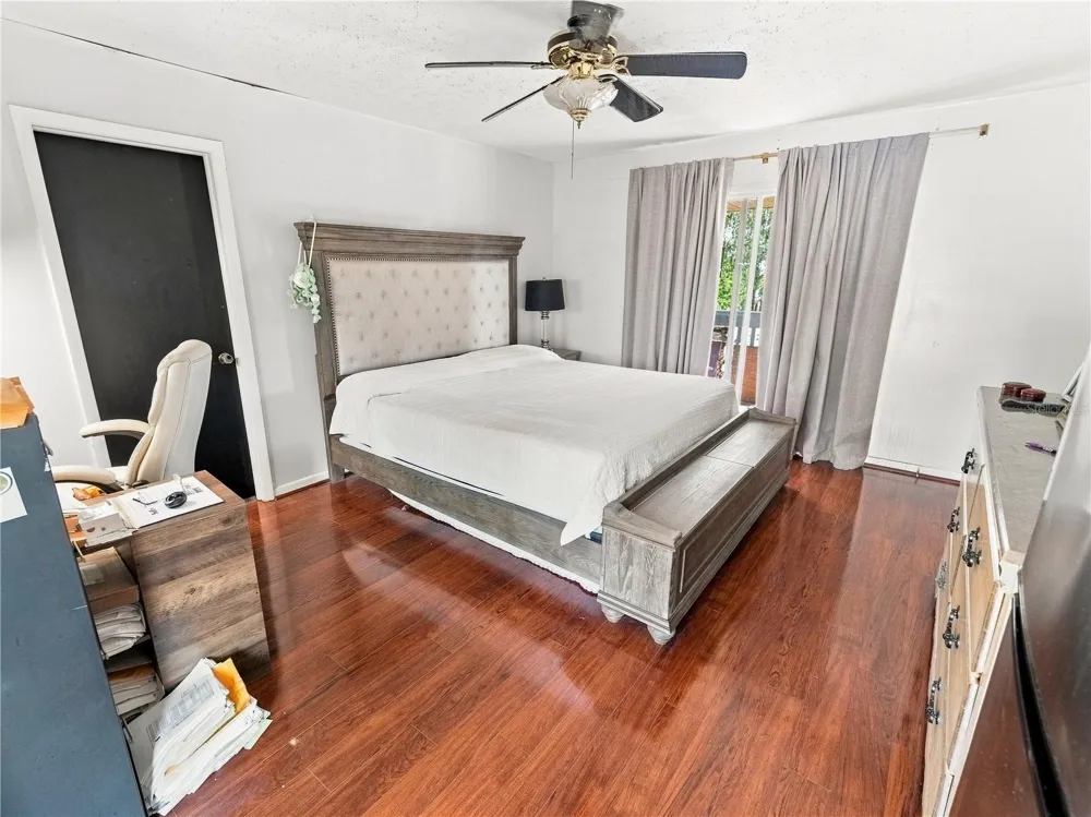 9613 SIX MILE CREEK ROAD Tampa, FL 33610