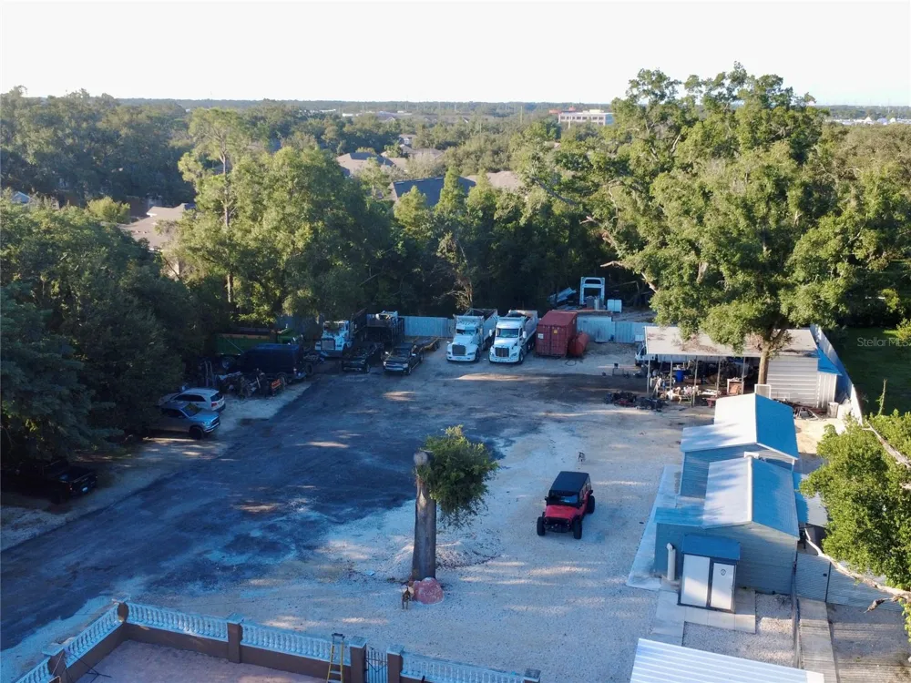 9613 SIX MILE CREEK ROAD Tampa, FL 33610