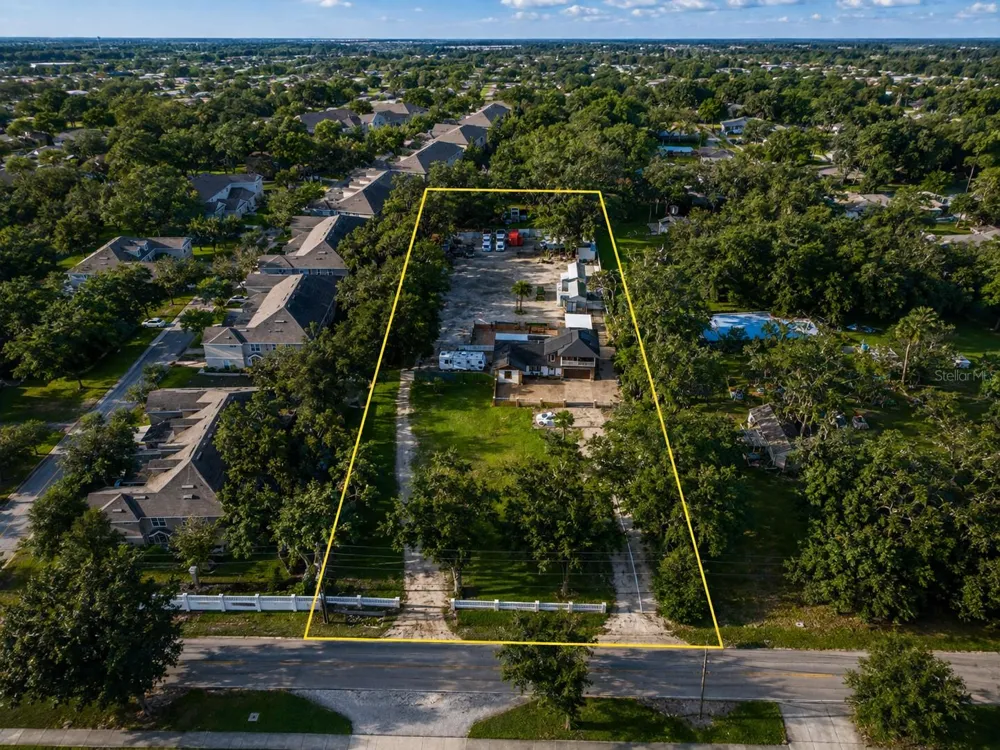 9613 SIX MILE CREEK ROAD Tampa, FL 33610