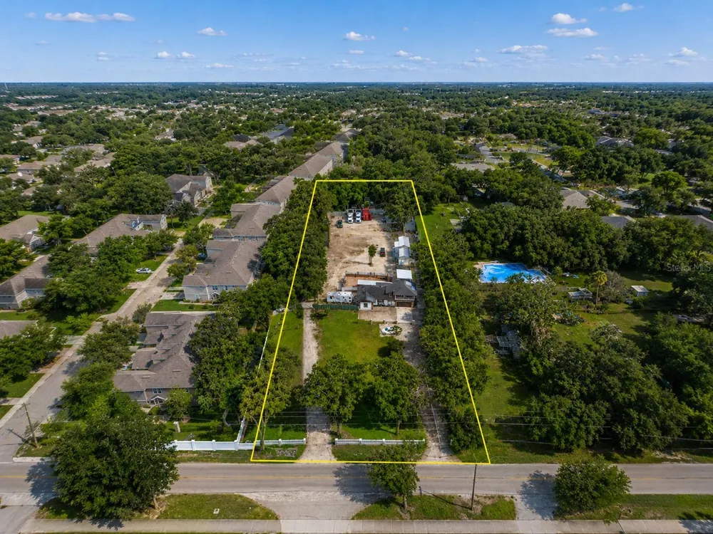 9613 SIX MILE CREEK ROAD Tampa, FL 33610