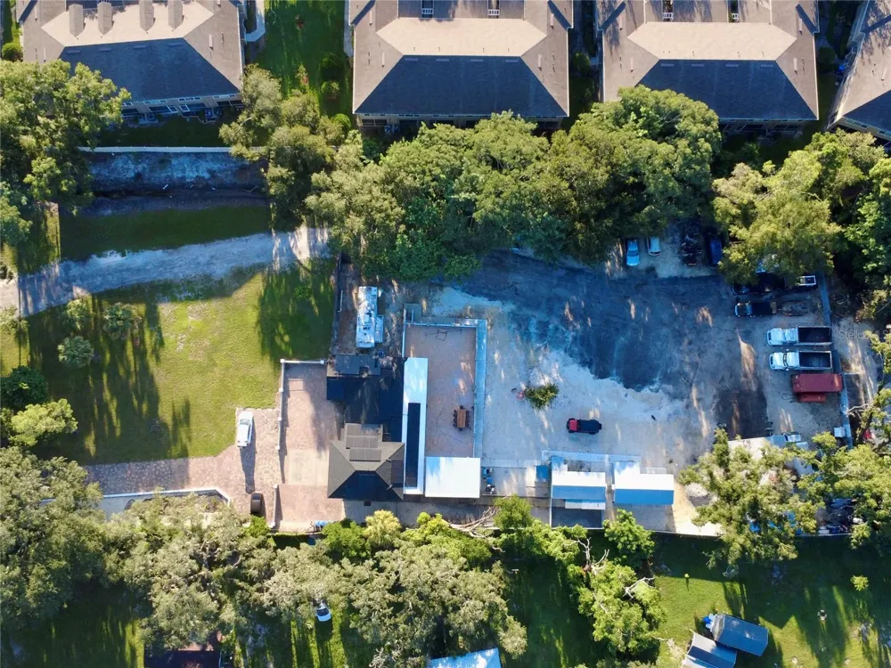 9613 SIX MILE CREEK ROAD Tampa, FL 33610