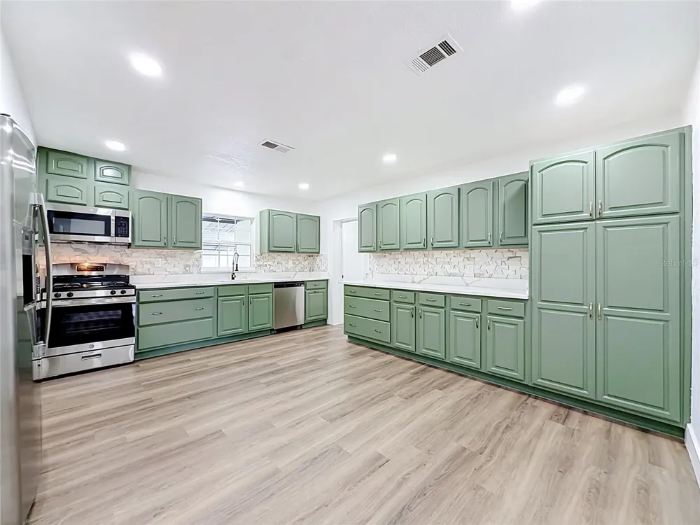 637 PASADENA AVENUE Longwood, FL 32750