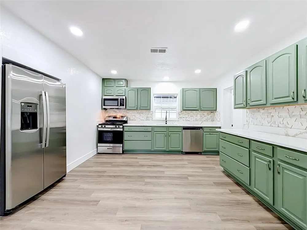 637 PASADENA AVENUE Longwood, FL 32750